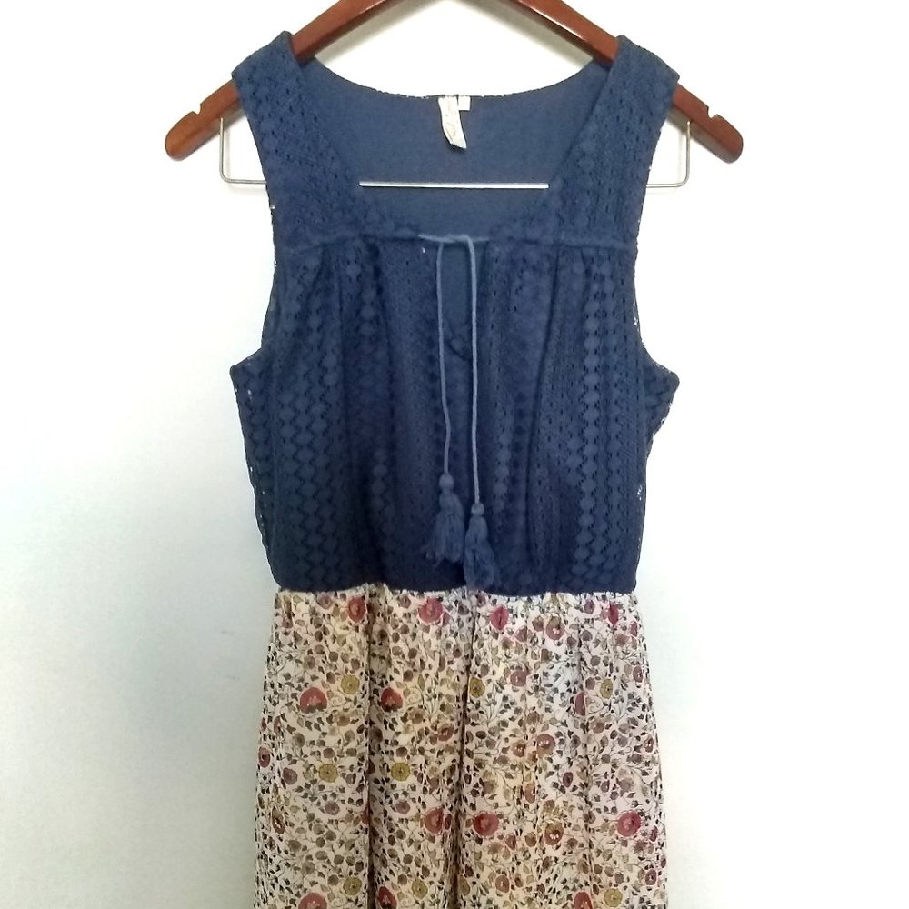 NWOT Blue Floral Eyelet Tie Sleeveless Mini Fit & Flare Size Medium Boho Dress